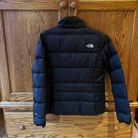 The North Face Puffer Jacket Coat - Picture 2 of 3